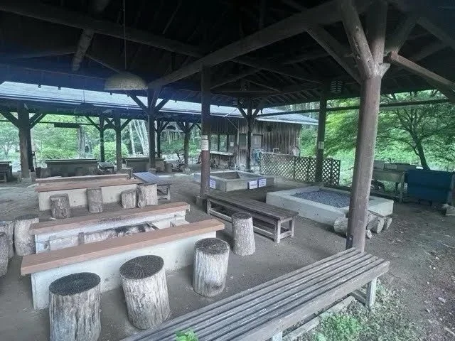 木造の休憩施設