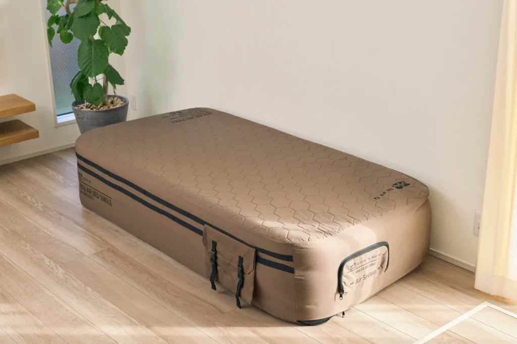 WAQのキャンプ用AIR BEDが「暮らしの中の寝床」へ進化！購入者の声から見えた多用途な活用術