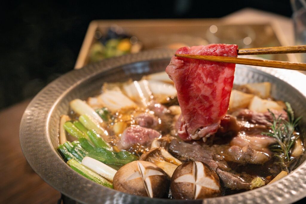 【京都・京田辺】冬の主役は“牡蠣と鍋”。「牡蠣食べ放題」と海鮮味噌鍋・京風すき焼きが11月より登場!